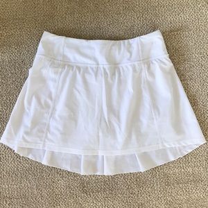 Size small white Mondetta tennis skirt